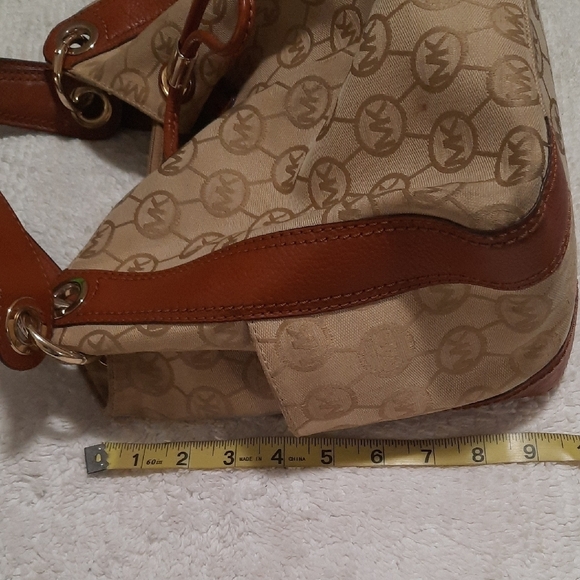 Michael Kors Cream and Brown Shoulder Bag - Picture 8 of 15